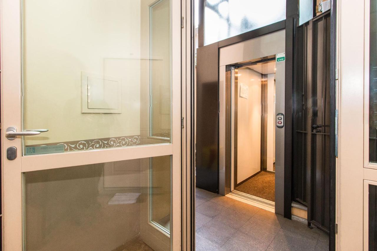 Piazza Statuto Functional Studio Turin Bagian luar foto